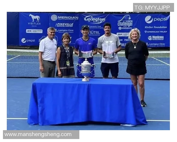 对话杨强：回顾网球生涯的辉煌与挑战分享